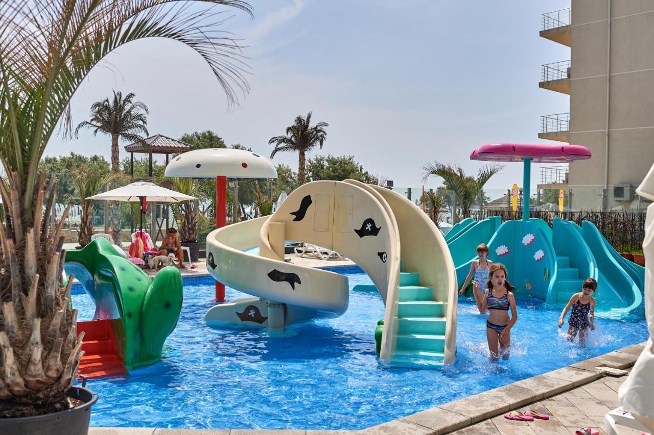 Crazy Sea View 1Br Apartment Spa Pools Resort Mamaia Exterior photo