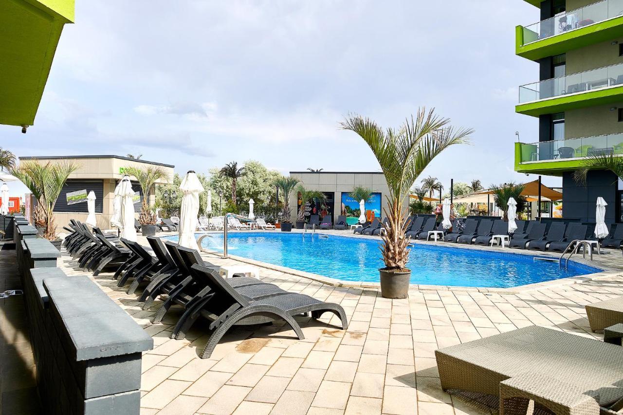 Crazy Sea View 1Br Apartment Spa Pools Resort Mamaia Exterior photo